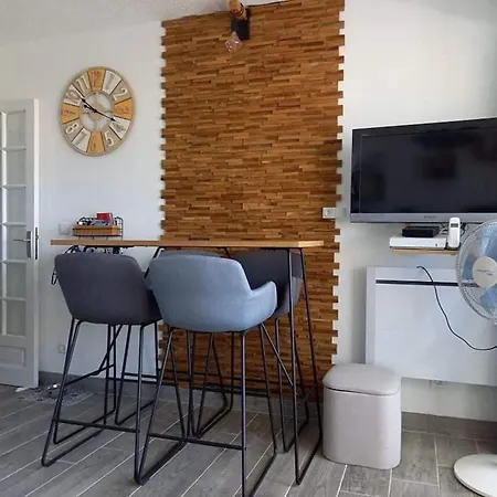 Apartment Refait A Neuf Avec Grande Terrasse Vue Mer