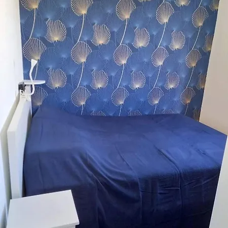 Appartement Refait A Neuf Avec Grande Terrasse Vue Mer *